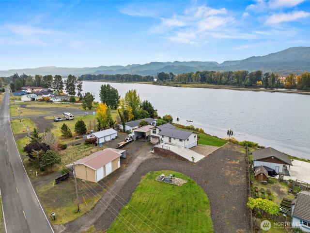 House for sale in Cathlamet, Washington