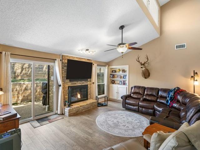 Townhouse for sale in Grand Prairie, Texas