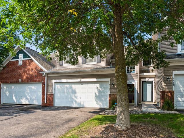 Townhouse for sale in Chaska, Minnesota