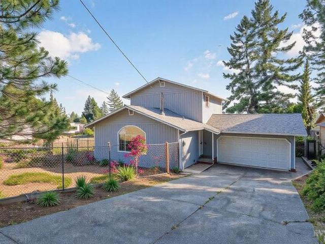House for sale in Willits, California