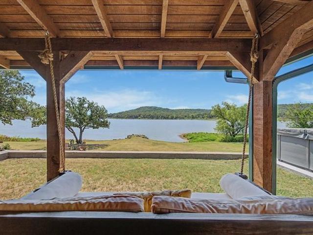 House for sale in Bowie, Texas