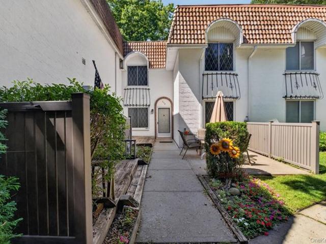 Condo for sale in Coram, Town of Brookhaven