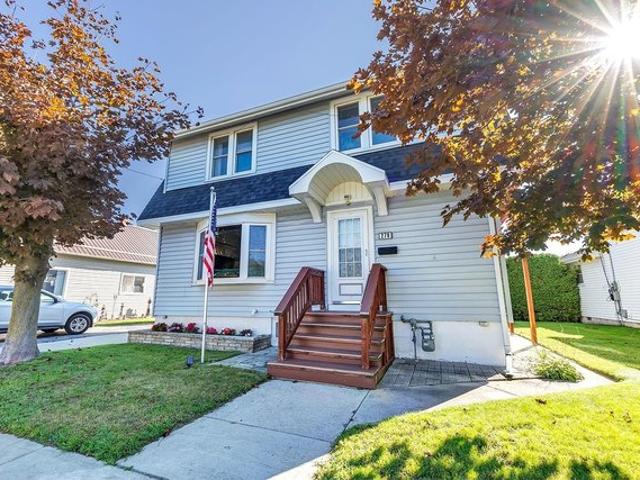 House for sale in Algoma, Kewaunee County