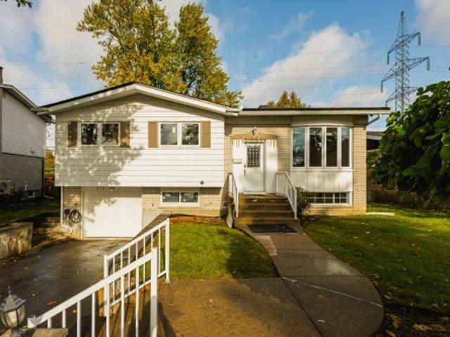 House for rent in Dollard-des-Ormeaux, Montréal (région administrative)