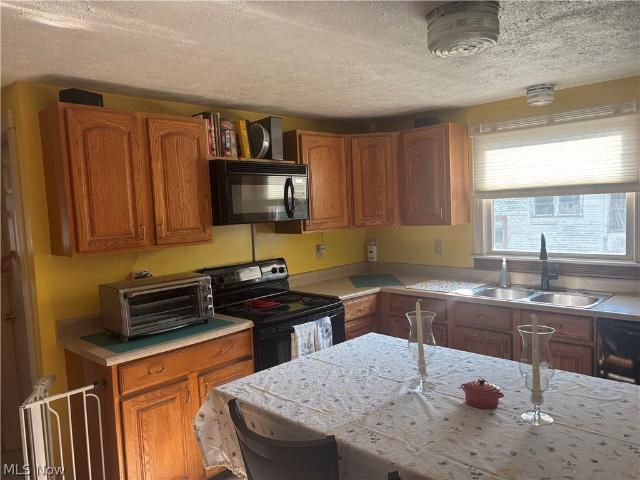 House for sale in Andover, Ohio