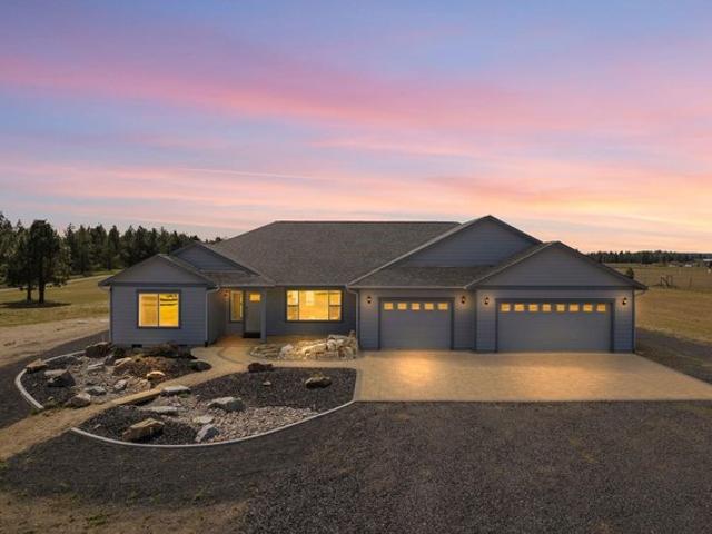 House for sale in Chattaroy, Washington