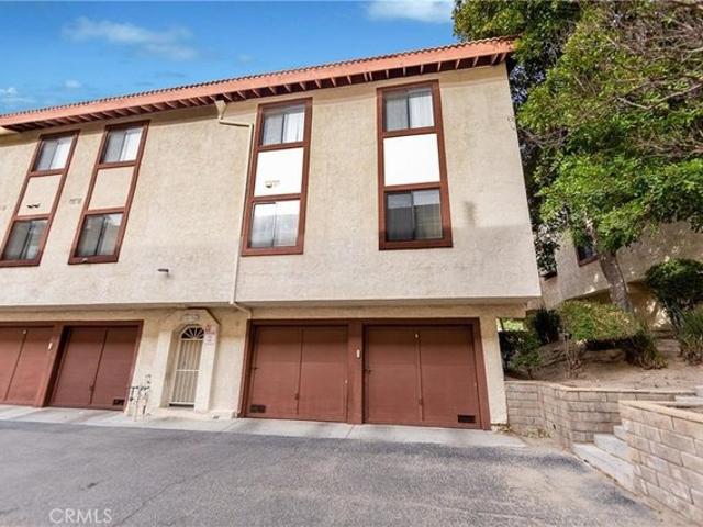 Condo for sale in Canyon Country, California