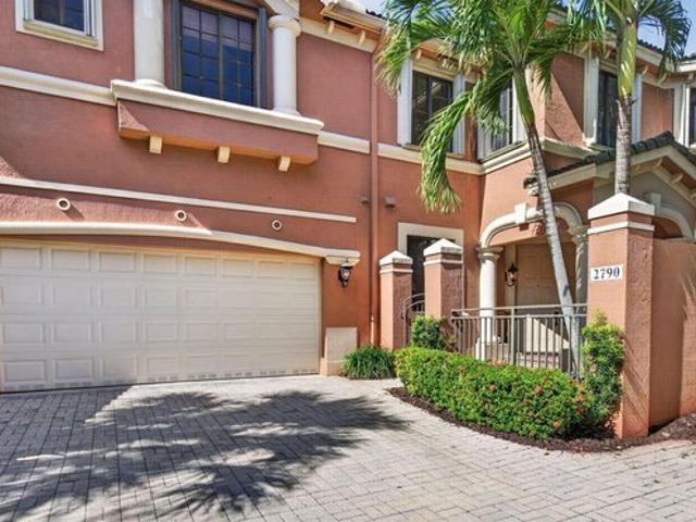 Townhouse for sale in Weston Hills, Weston