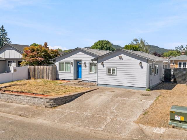 House for sale in Lebanon, Linn County