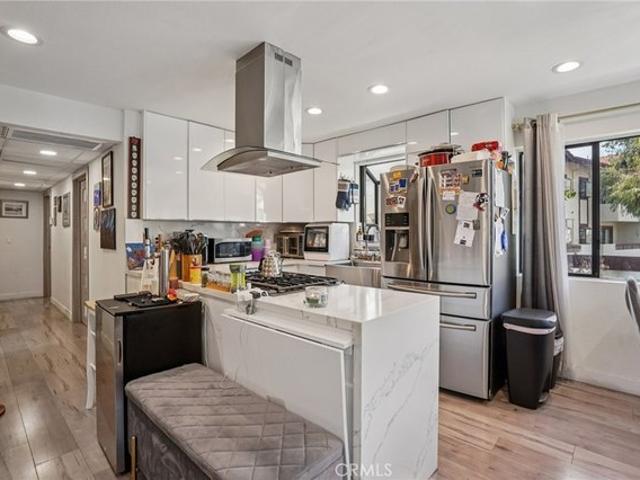 Condo for sale in Canyon Country, California