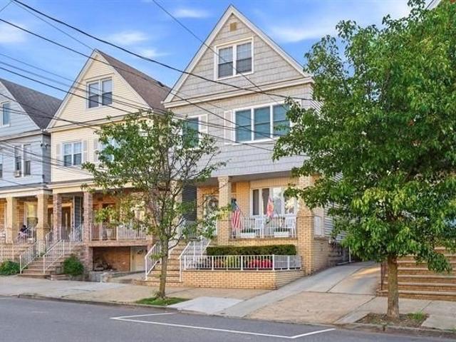 House for sale in Hudson, New Jersey
