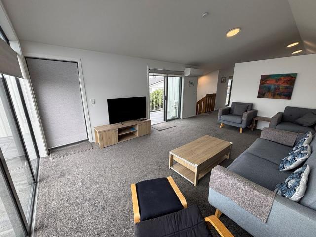 Apartment for rent in Chaslands, Canterbury