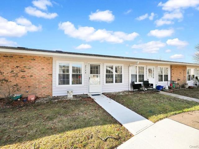 Condo for sale in Centereach, New York