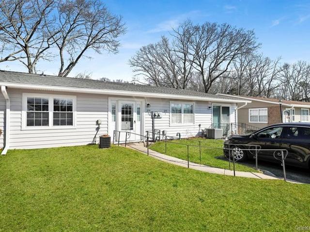 Condo for sale in Centereach, New York