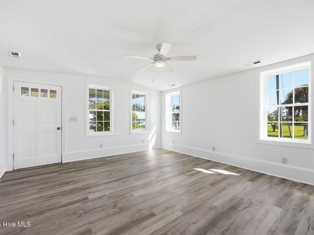 House for sale in Marshallberg, North Carolina