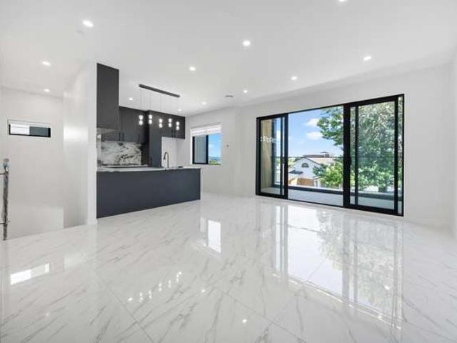 Townhouse for sale in Lynfield
