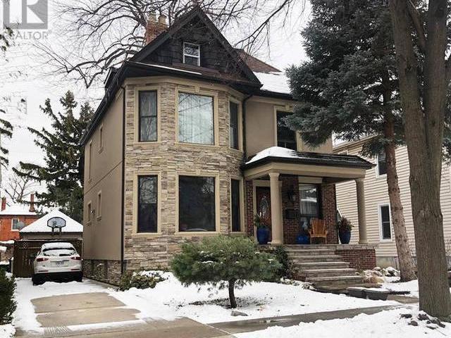 House for sale in Ontario