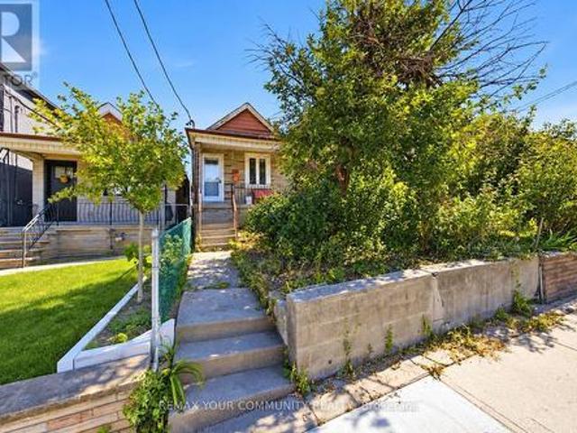 House for sale in Davenport, Toronto