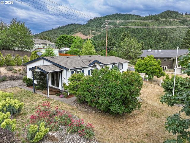 House for sale in White Salmon, Washington