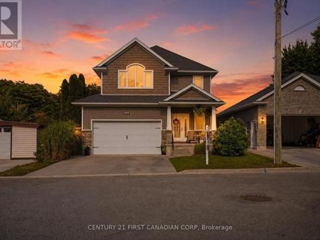 House for sale in Lucan-biddulph, Ontario