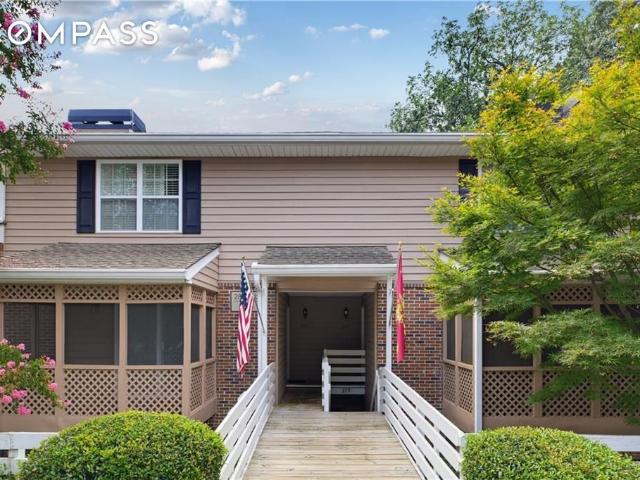 Townhouse for rent in Roswell, Georgia