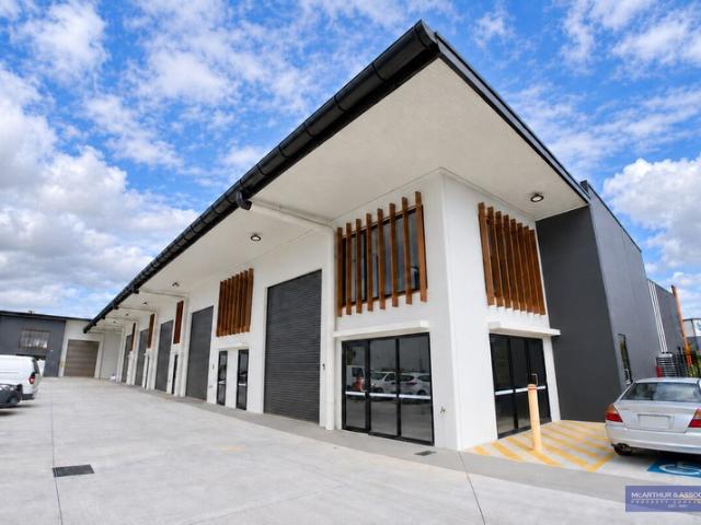 Warehouse for rent in Toombul, Queensland