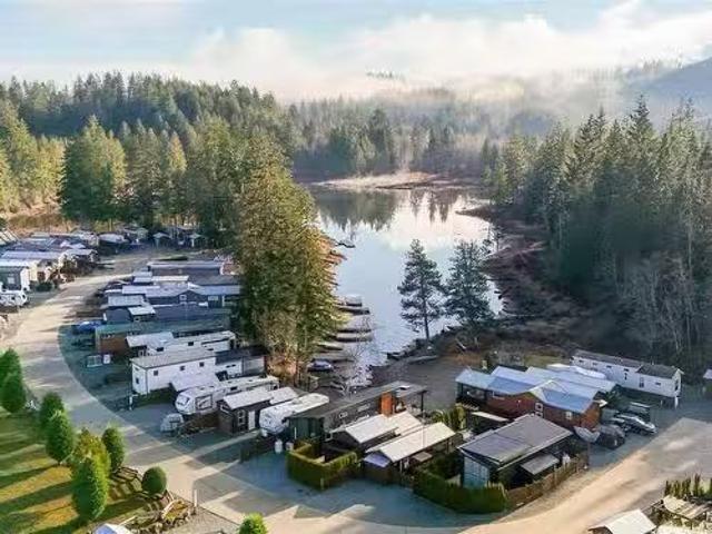 House for sale in Clayoquot, British Columbia