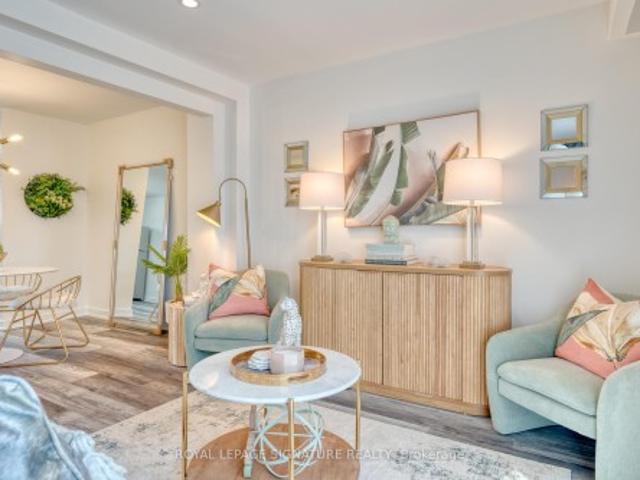 Townhouse for sale in Ancaster, Ontario