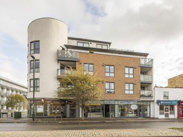 House for rent in London Borough of Ealing, Greater London
