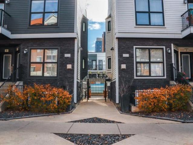 Townhouse for sale in Connaught, Calgary