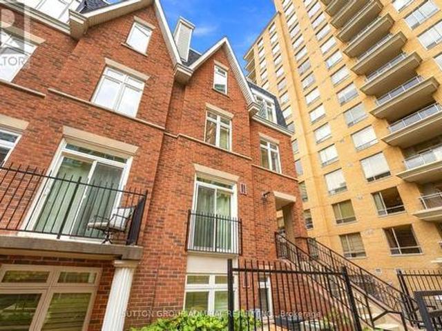 Townhouse for sale in Toronto—St. Paul's, Toronto