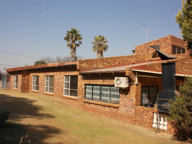 Farm for sale in Waterkloof, Gauteng
