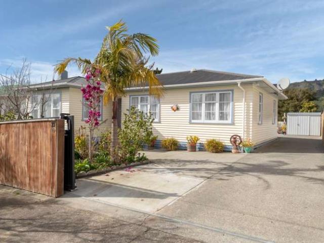 House for sale in Days Bay, Wellington
