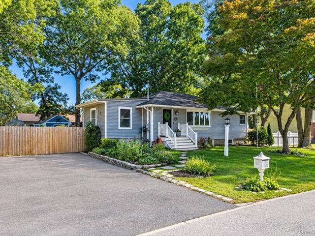 House for sale in Shirley, Town of Brookhaven