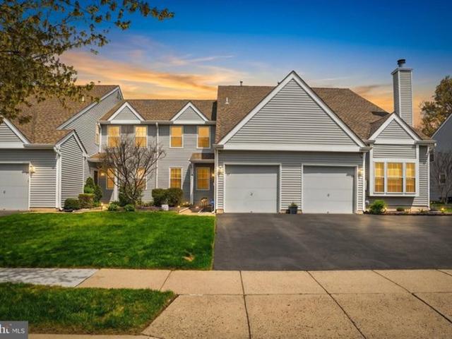 Townhouse for sale in Bordentown, New Jersey