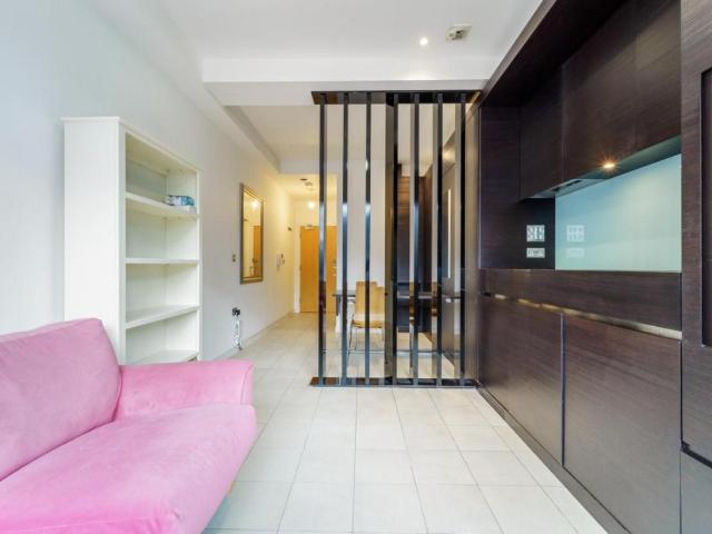 Flat for sale in London Borough of Hounslow, Greater London