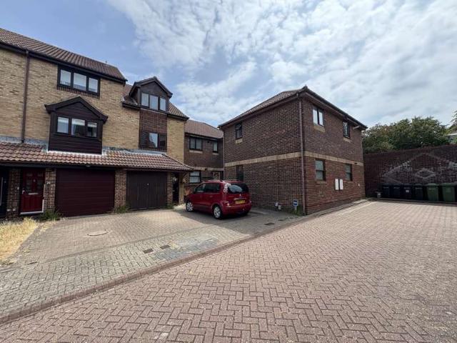 Flat for rent in Tipner, City Of Portsmouth