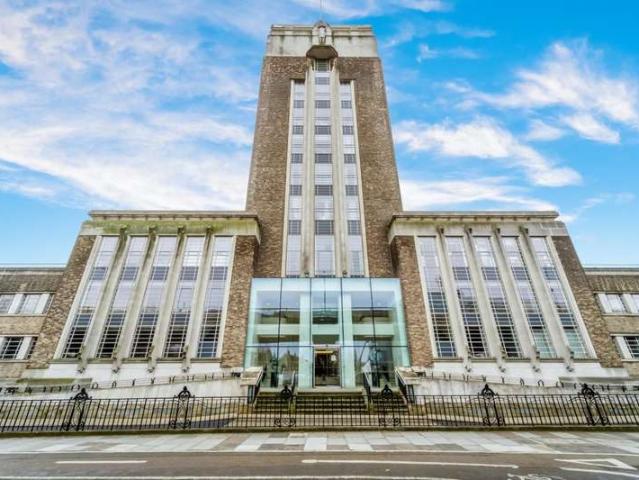 Studio for sale in Brentford, London Borough of Hounslow
