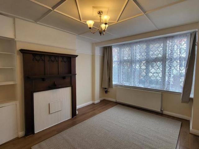 House for rent in London Borough of Ealing, Greater London