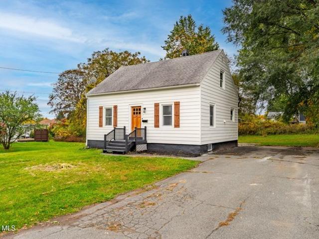 House for sale in Wynantskill, Rensselaer County