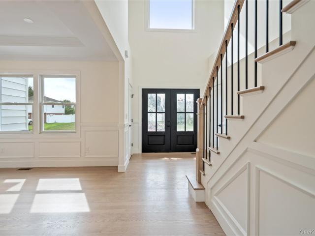 House for sale in Locust Grove, Syosset