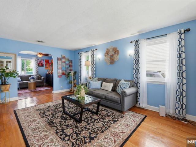 House for sale in Teaneck, New Jersey