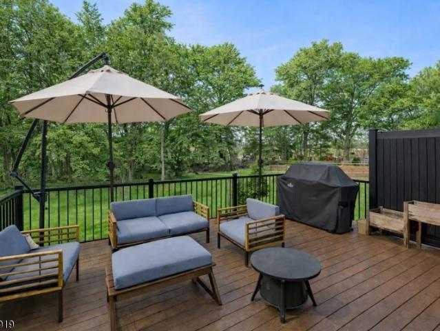 Townhouse for sale in Berkeley Heights, New Jersey