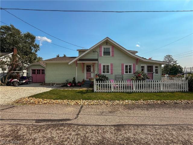 House for sale in Chippewa Lake, Ohio