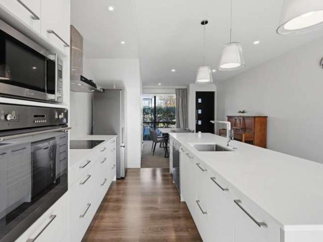 Townhouse for sale in Paremoremo