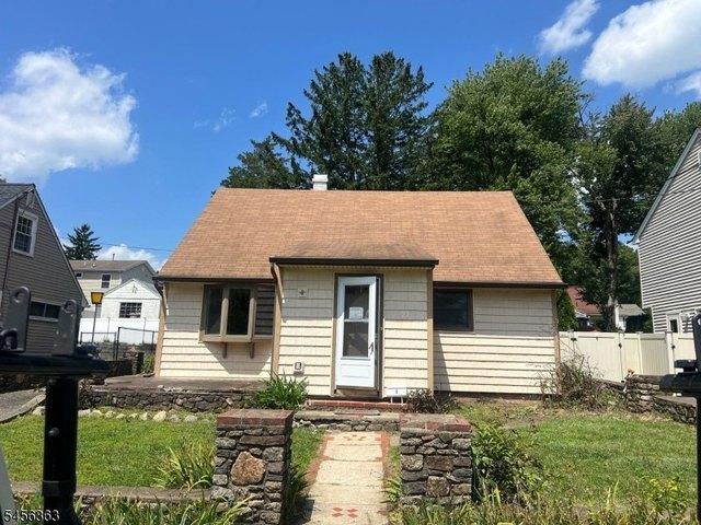 House for sale in Waldwick, New Jersey