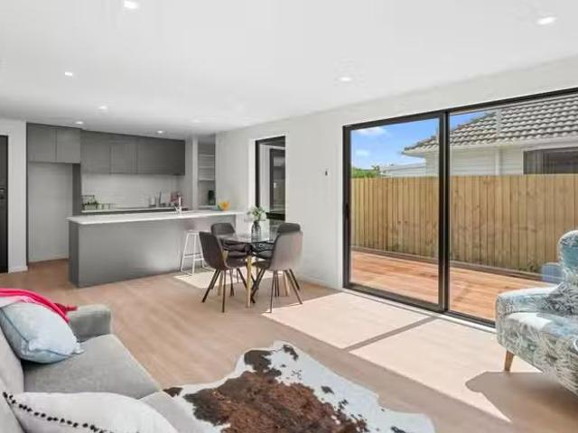 House for sale in Chaslands, Canterbury