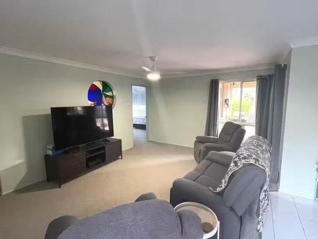 House for rent in Cooee Bay, Queensland