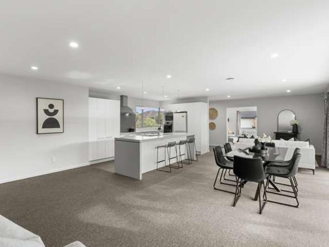 House for sale in Chaslands, Canterbury