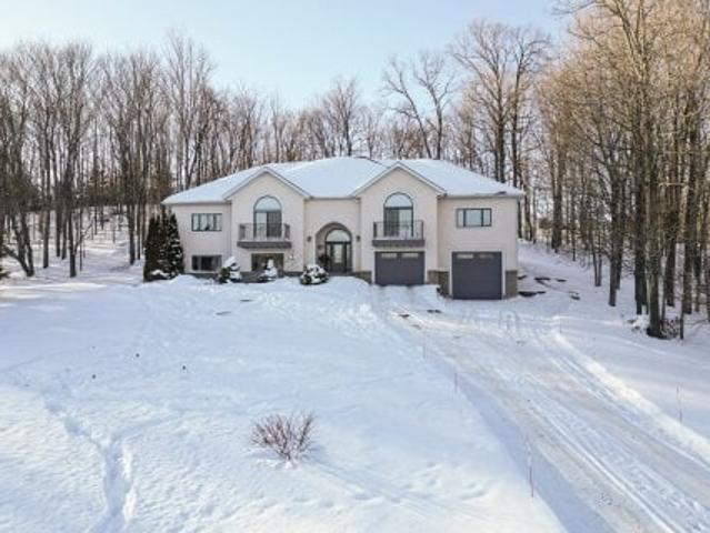 House for sale in Ontario